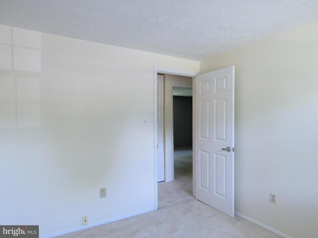 Building Photo - 7125 Vantage Dr