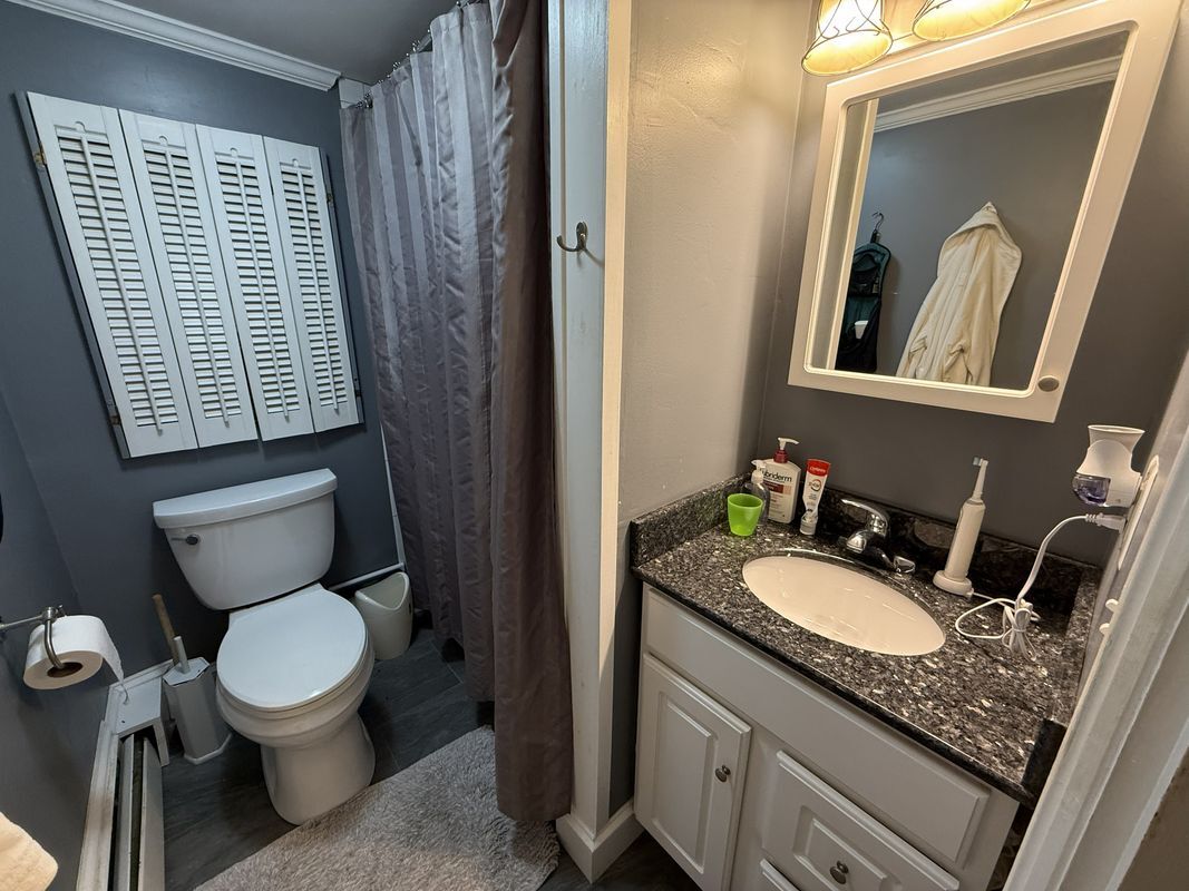 Building Photo - 1 Carlton St