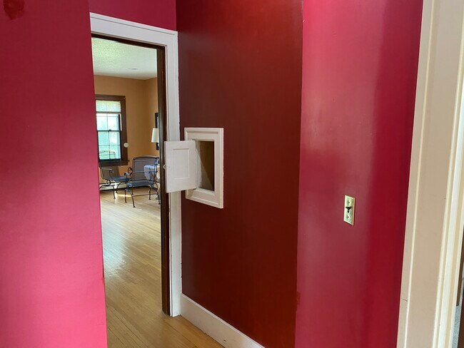 Hallway, laundry shoot. - 1343 6th St S