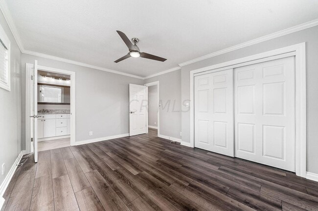 Building Photo - 2850 Pickwick Dr