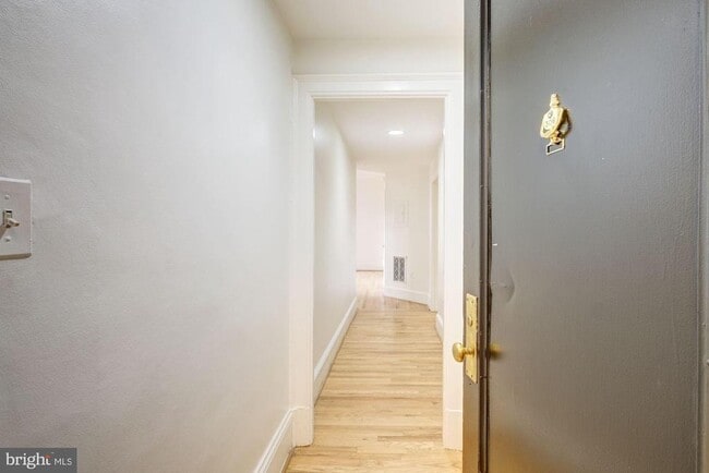 Building Photo - 2153 California St NW