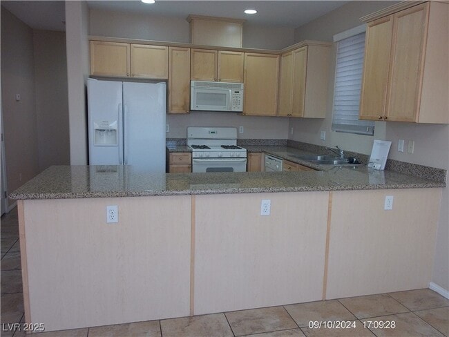 Building Photo - 6211 Sugartree Ave