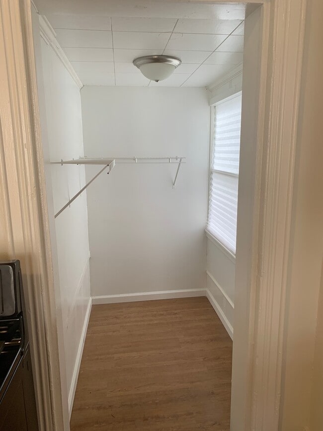 Building Photo - 2 Bedroom Apartment-York City SD