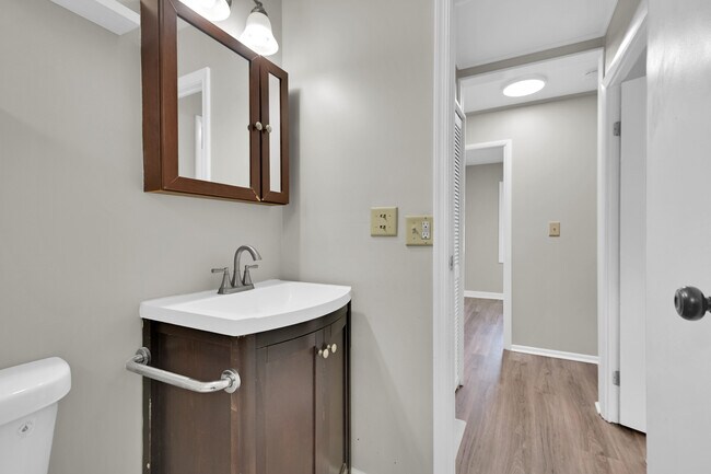 Building Photo - 4329 Whitehall Ln