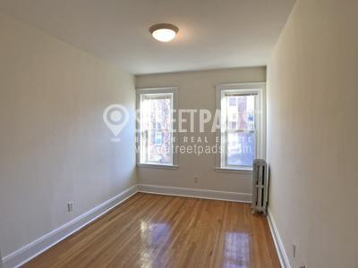 Building Photo - 3 bedroom in Boston MA 02135