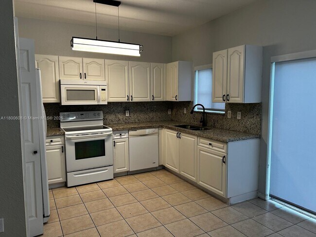 Building Photo - 8526 NW 107th Passage