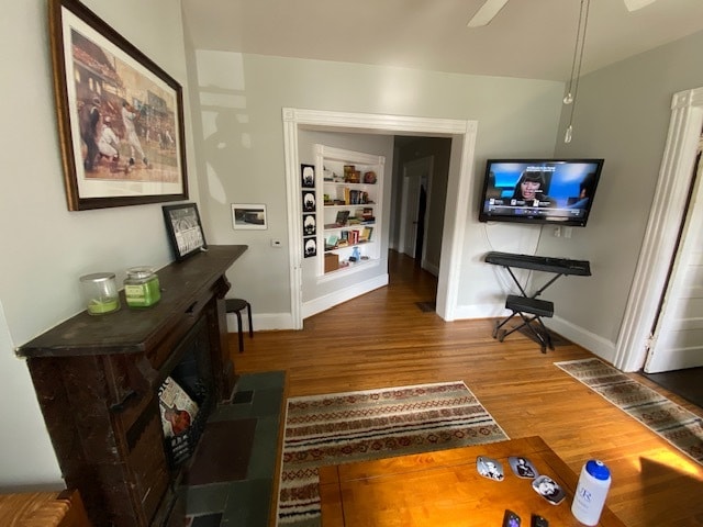 Living room w/ furniture, built in's - 91 S Washington St.