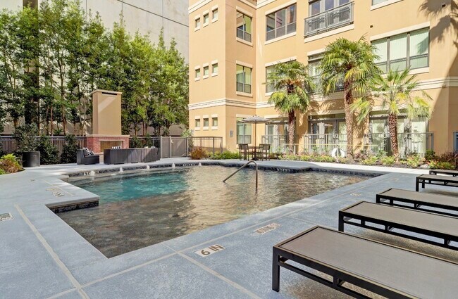 Building Photo - 1901 Post Oak Blvd