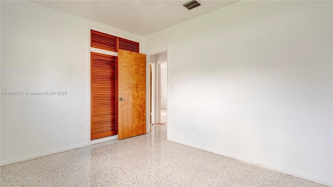 Building Photo - 8942 SW 16th St