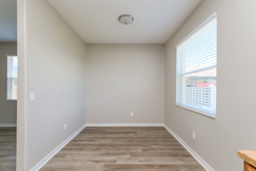 Building Photo - 12204 Citrus Leaf Dr