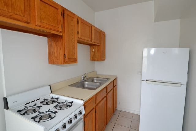 Building Photo - 4617 N Paulina St