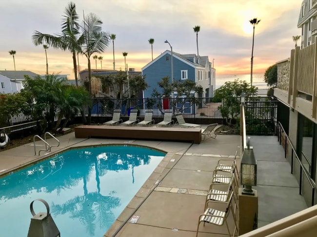 Building Photo - Coastal Living at Its Finest: Charming 1-B...