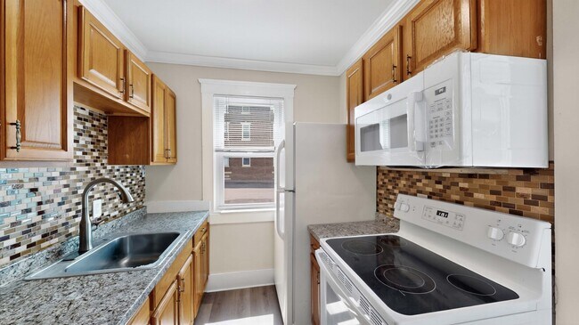 Building Photo - 8 Ropes St