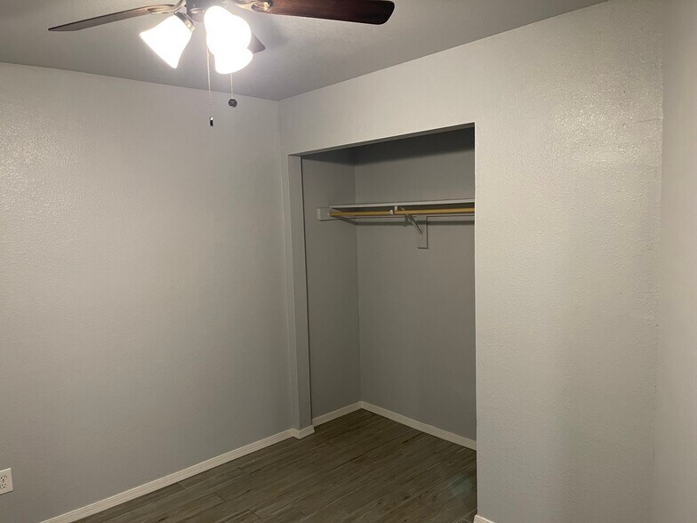 Building Photo - 3131 W Cochise Dr