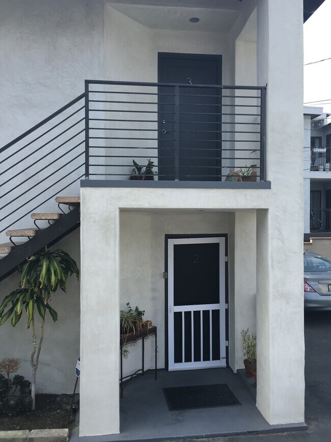 Building Photo - 521 Indiana St