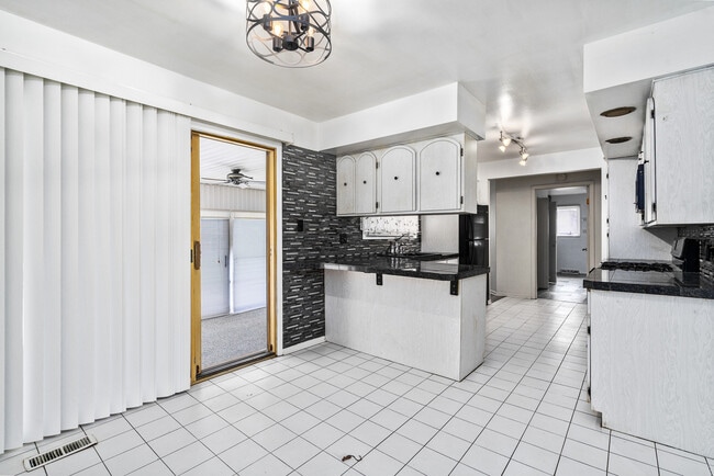 Building Photo - 12305 Derby Ln