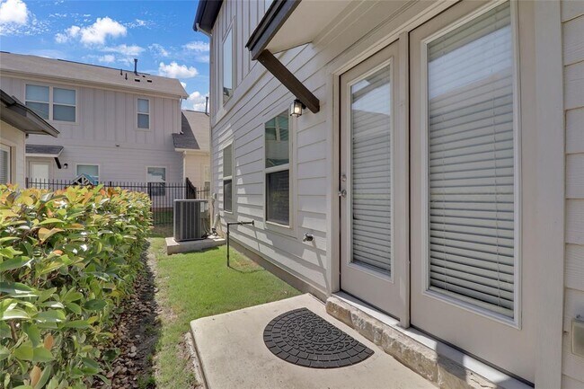 Building Photo - 1513 Catalan Rd