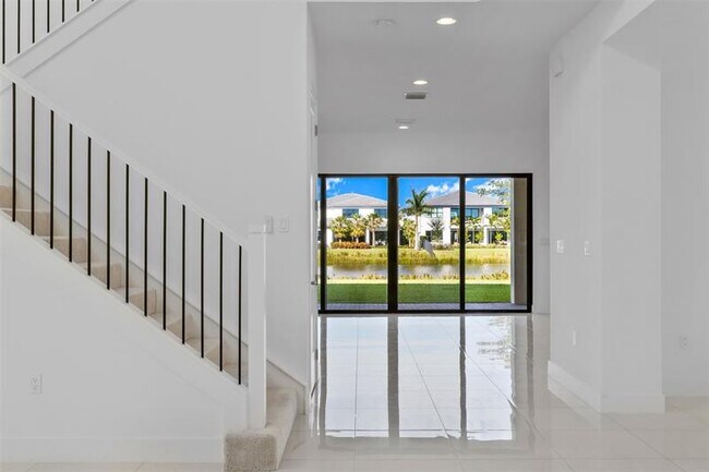 Building Photo - 8551 Swinley Frst Wy