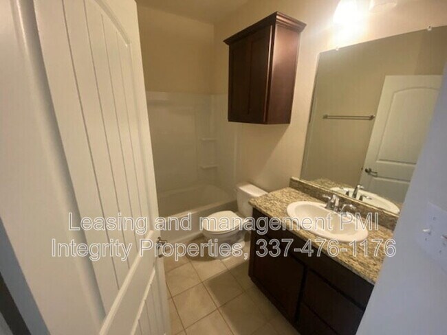 Building Photo - 121 Rue Viansa