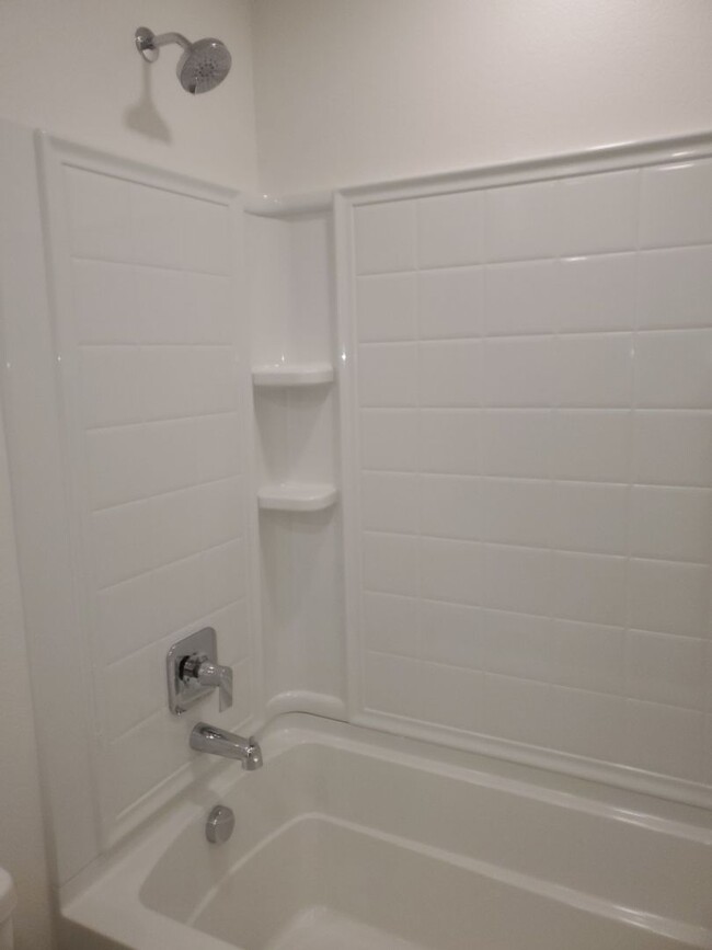 Building Photo - Exquisite 3 Bed 2.5 Bath Single Family Home