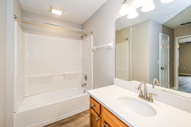 Building Photo - 5342 Arlington Rd