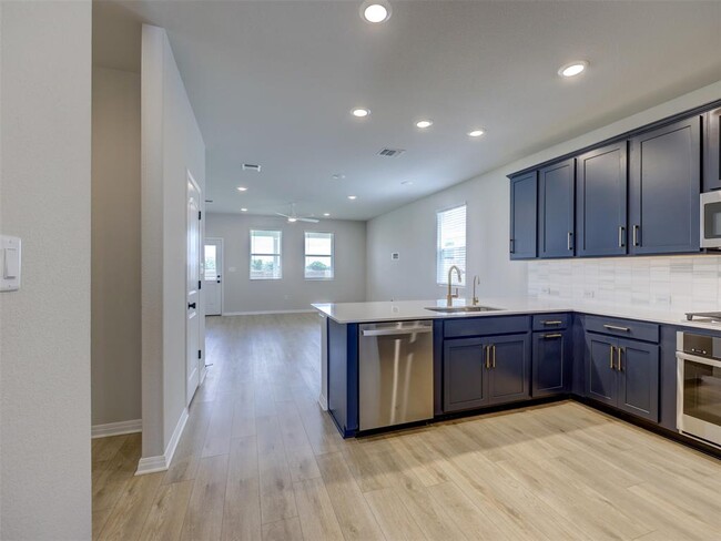 Building Photo - 129 Prairie Falls Drive