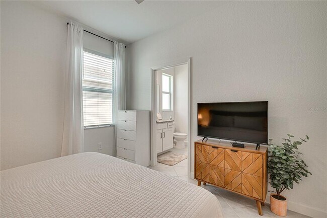 Building Photo - 3250 Weston Manor Dr