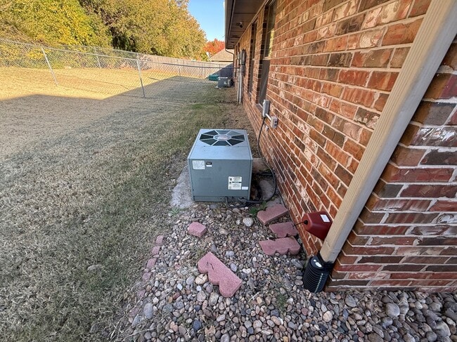 Building Photo - 3609 NW 51st St