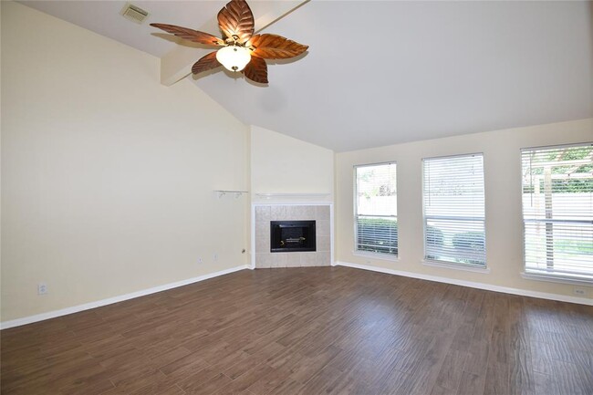 Building Photo - 3015 Glencullen Ln