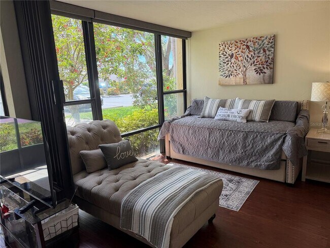 Building Photo - 618 Bird Bay Dr S