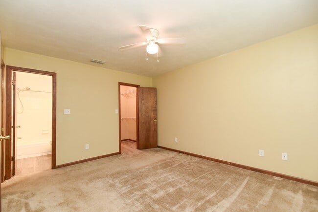 Building Photo - 2043 Gardenbrook Ln