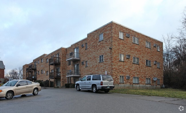 Building Photo - Breezy Acres