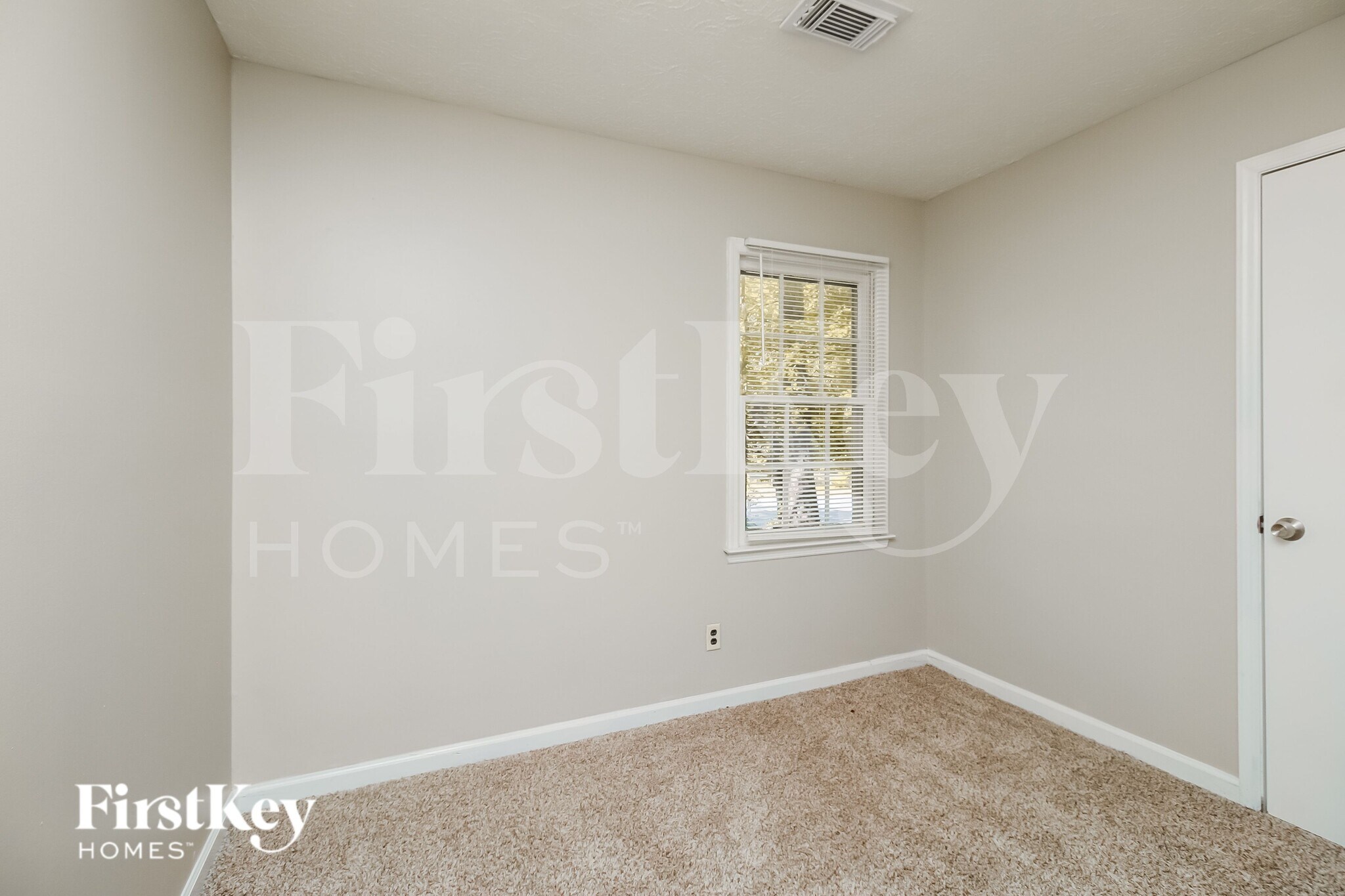 Building Photo - 359 Cindy Dr SE