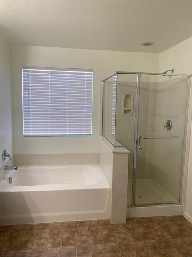 Building Photo - 7918 Point Oaks Ct