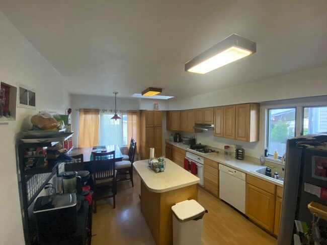 Kitchen - 42 Howard Ave