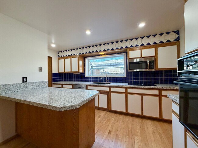 Building Photo - 3 Bedroom 2 Bathroom Single Level Napa Brown's Valley Home