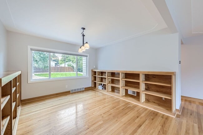 Building Photo - Wonderful West Old Town Home! A must see! ...