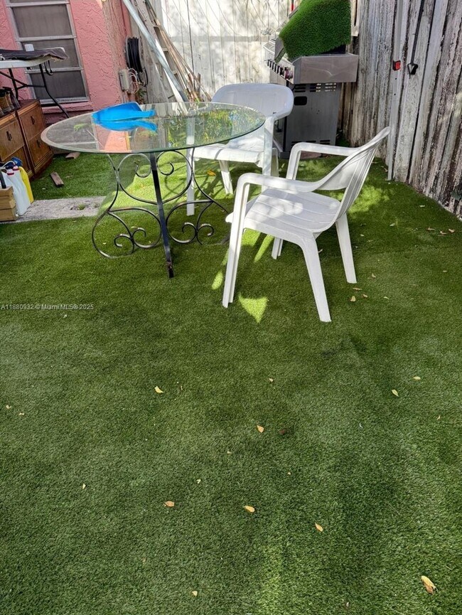 Primary Photo - 2911 Buttonwood Ave