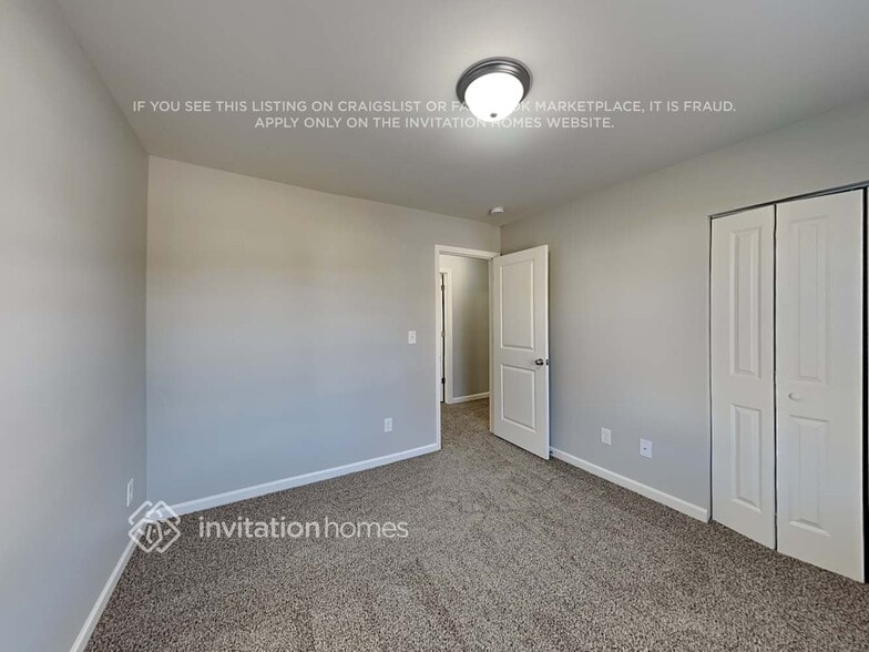 Building Photo - 301 Nutwood Trce