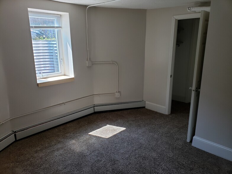 Building Photo - 415 5th Ave SE