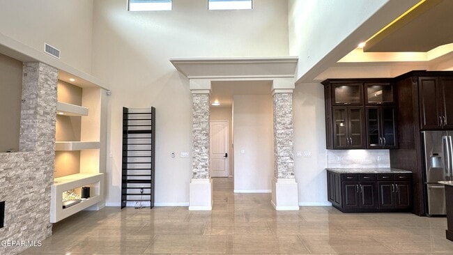 Building Photo - 12408 Fresh Water Dr