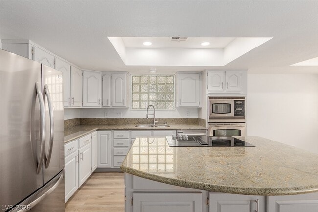 Building Photo - 861 Vegas Valley Dr