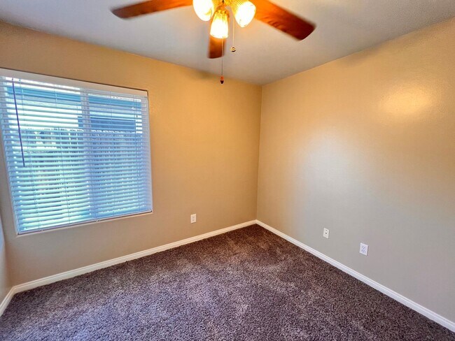 Building Photo - SOUTHWEST BAKERSFIELD- POOL