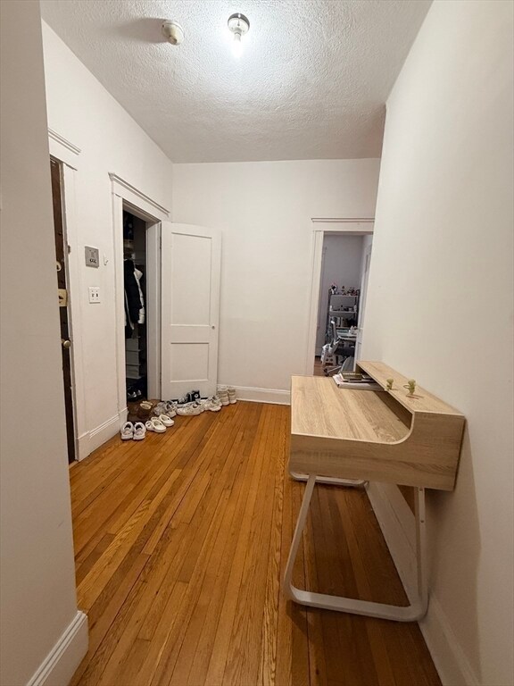 Building Photo - 451 Park Dr