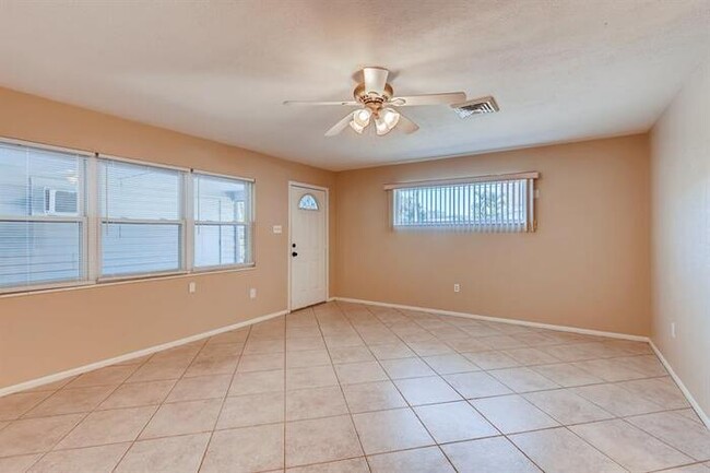 Building Photo - 2505 Wood Street, Sarasota, FL, 34237