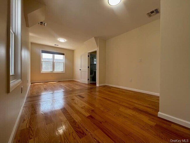 Building Photo - 4406 Snyder Ave