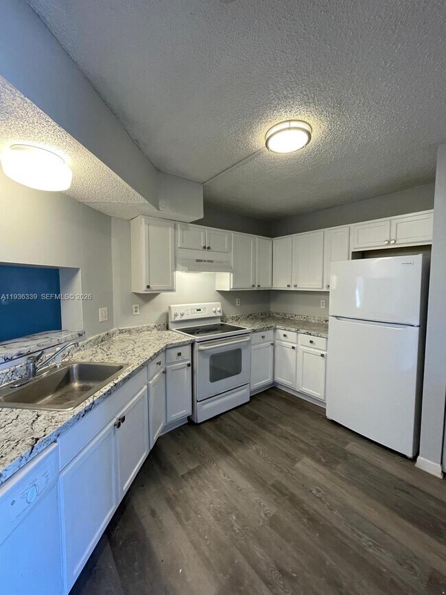 Building Photo - 1149 Independence Trail