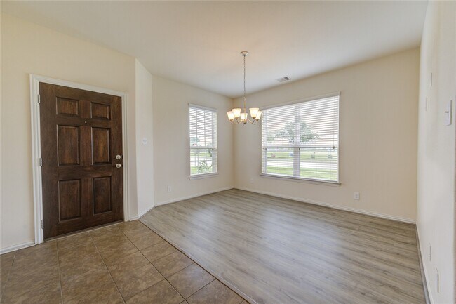 Building Photo - 16 Rose Desert Ct