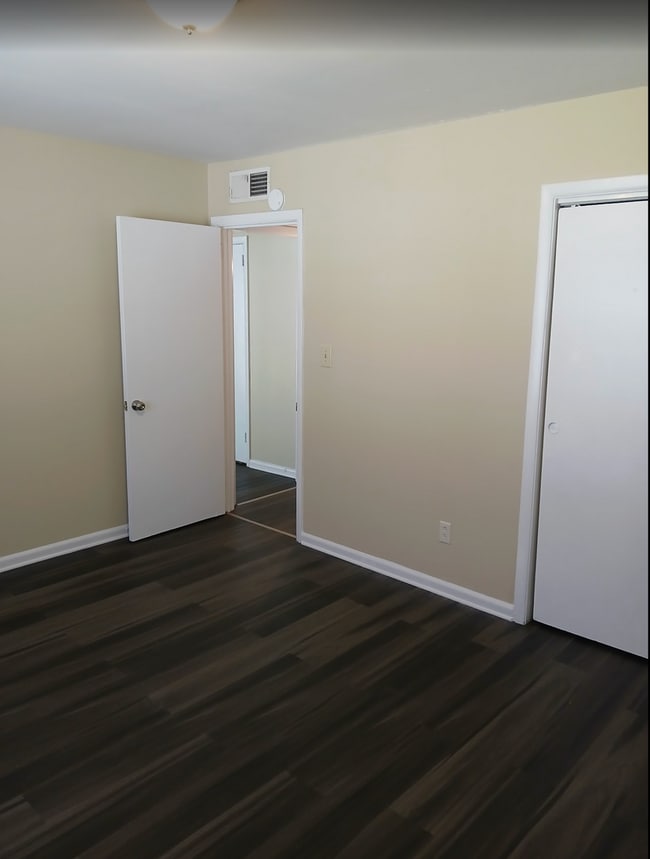 Building Photo - MOVE IN READY! NOW AVAILABLE!!! $0 SECURIT...