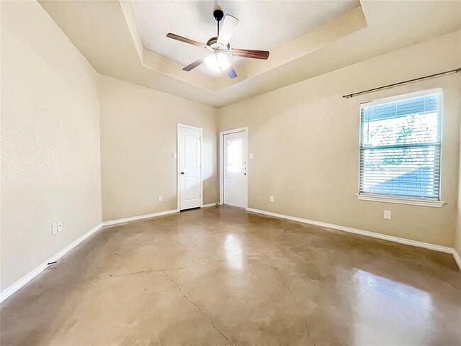 Building Photo - 256 Rosalie Dr